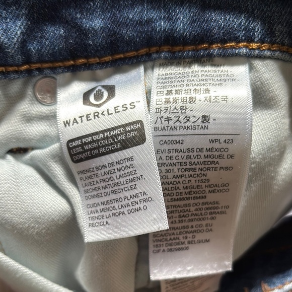 Levi's Blue Straight Denim with Distressed Details - Picture 4 of 5